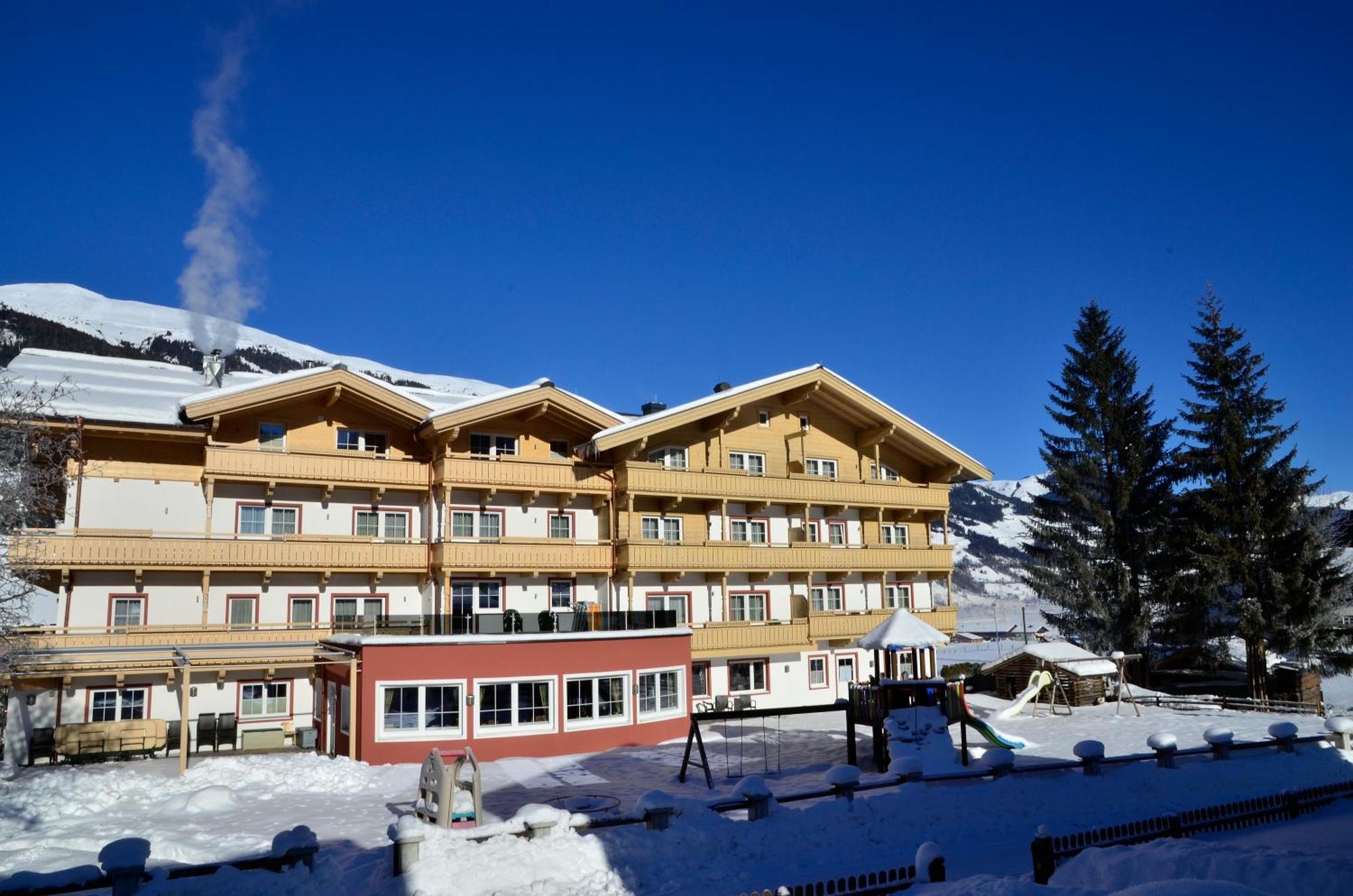Hotel Grundlhof Брамберг ам Вилдкогел Екстериор снимка