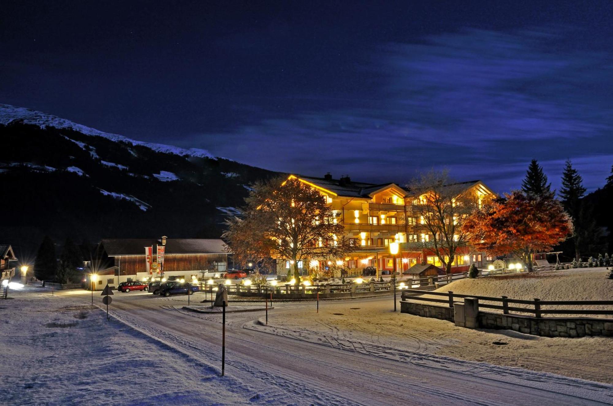 Hotel Grundlhof Брамберг ам Вилдкогел Екстериор снимка
