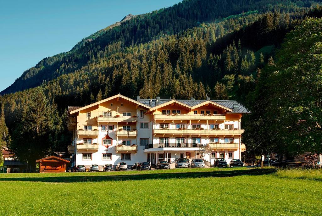 Hotel Grundlhof Брамберг ам Вилдкогел Стая снимка