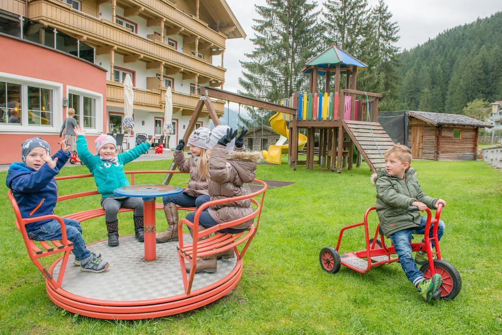 Hotel Grundlhof Брамберг ам Вилдкогел Екстериор снимка
